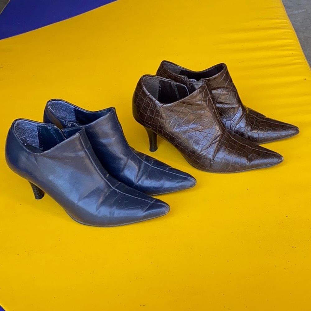 2pair of booties